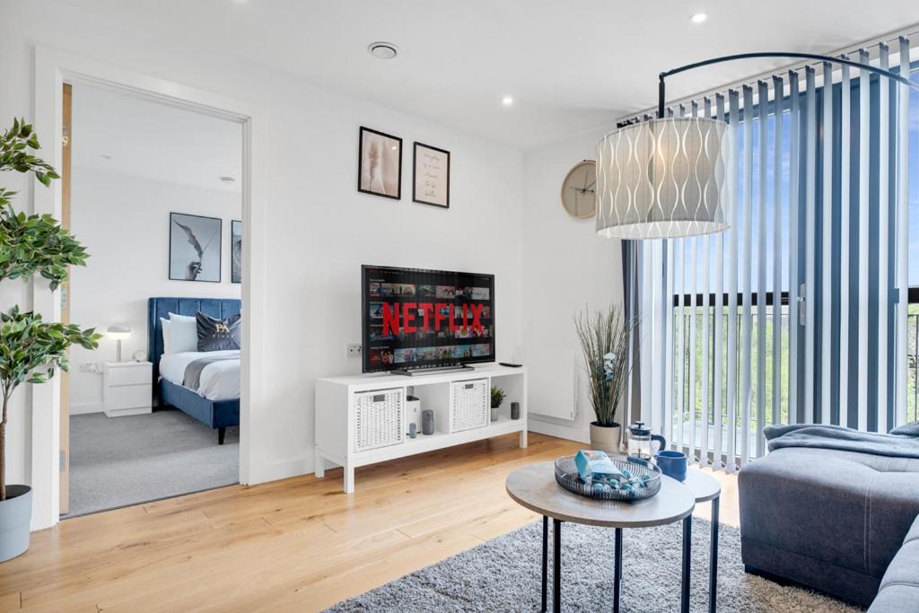 Pluxa Alpine Blue - Two Bedroom Luxury Birmingham